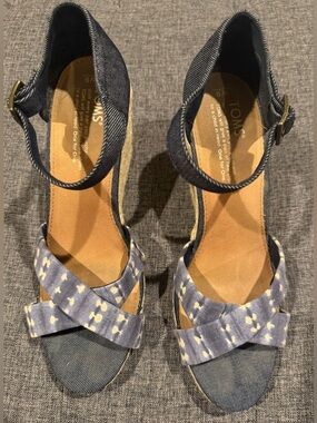 Toms Denim Blue Printed Crisscross Wedge Sandals